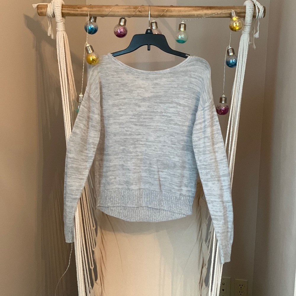 SO- Small gray/ white lightweight sweater